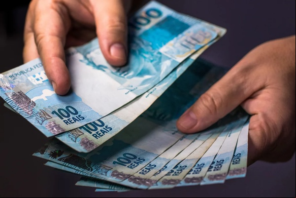 Veja como aproveitar o décimo terceiro salário de forma estratégica