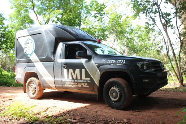 Viatura do Instituto Médico Legal (IML) do Piauí